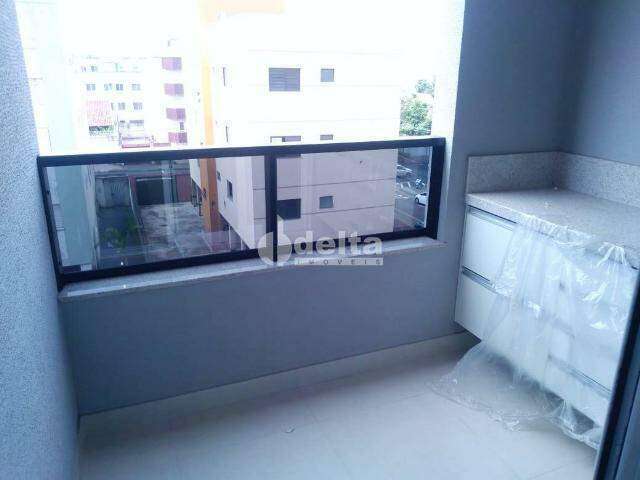 Apartamento para aluguel, 3 quartos, 1 suíte, Santa Mônica - Uberlândia/MG