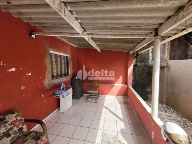 Casa à venda, 7 quartos, 2 vagas, Custódio Pereira - Uberlândia/MG