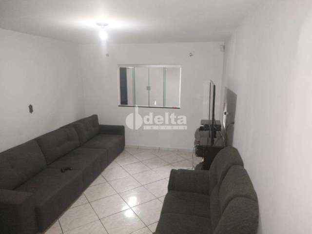 Casa à venda, 5 quartos, 1 suíte, 2 vagas, Maravilha - Uberlândia/MG