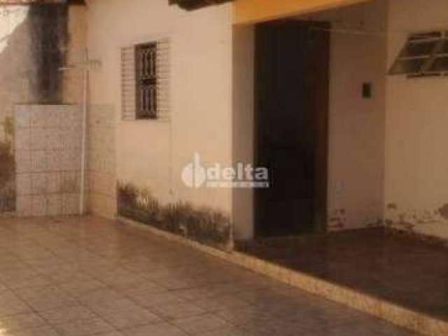 Casa à venda, 2 quartos, 1 suíte, 3 vagas, Vigilato Pereira - Uberlândia/MG