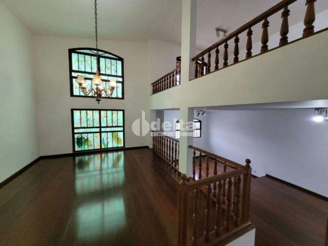 Casa à venda, 6 quartos, 2 suítes, 4 vagas, Lidice - Uberlândia/MG