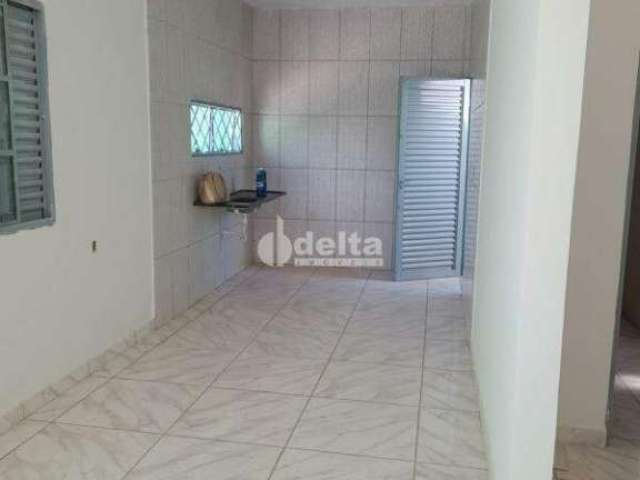 Casa à venda, 2 quartos, 1 suíte, 3 vagas, Morumbi - Uberlândia/MG