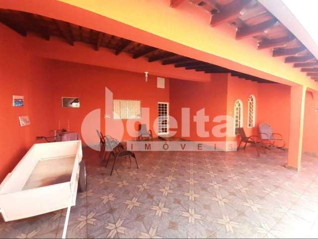 Casa à venda, 3 quartos, 2 suítes, 4 vagas, Jardim Brasília - Uberlândia/MG