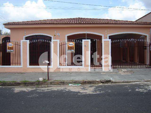 Casa para aluguel, 4 quartos, 2 suítes, 2 vagas, Tibery - Uberlândia/MG