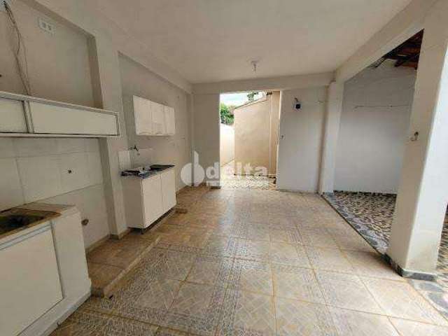 Apartamento para aluguel, 4 quartos, 1 suíte, 1 vaga, Nossa Senhora Aparecida - Uberlândia/MG