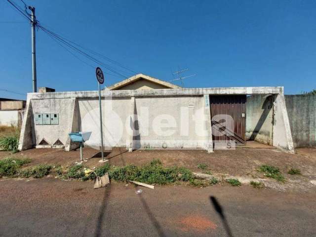 Casa à venda, 2 quartos, 1 vaga, Custódio Pereira - Uberlândia/MG