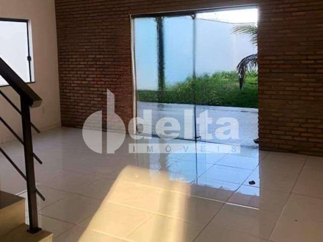 Casa para aluguel, 3 quartos, 3 suítes, 6 vagas, Jardim Karaíba - Uberlândia/MG