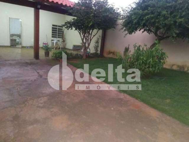 Casa à venda, 2 quartos, 2 vagas, Granada - Uberlândia/MG