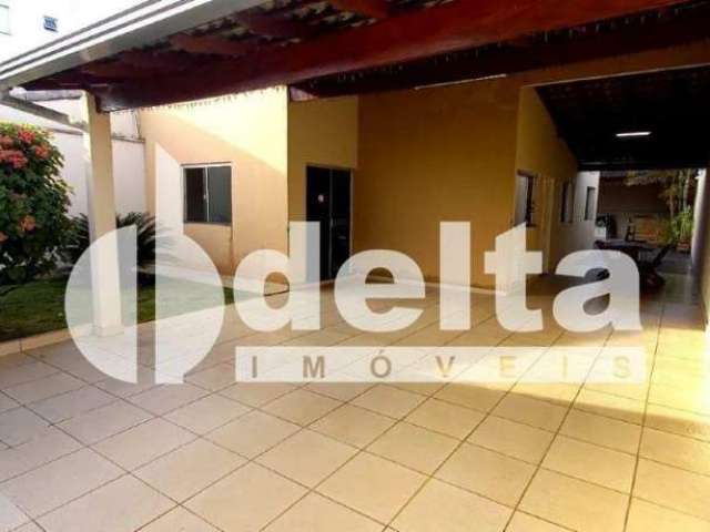 Casa à venda, 3 quartos, 1 suíte, 2 vagas, Jardim Europa - Uberlândia/MG