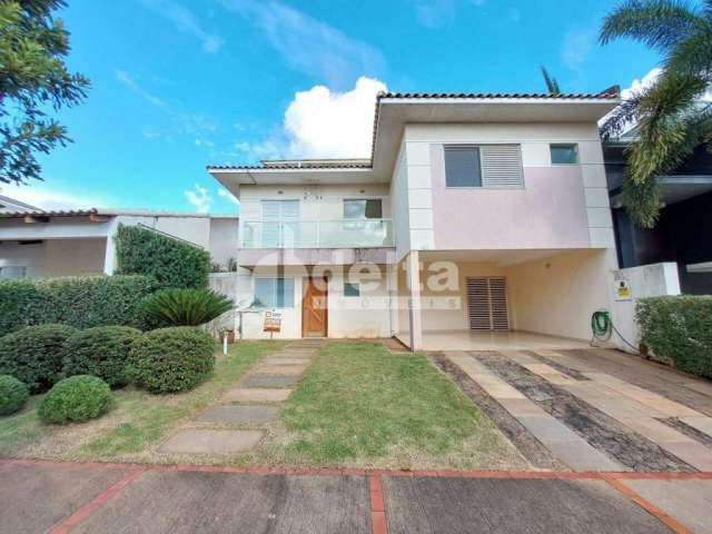 Casa em condomínio para aluguel, 4 quartos, 2 suítes, 2 vagas, Bosque dos Buritis - Uberlândia/MG