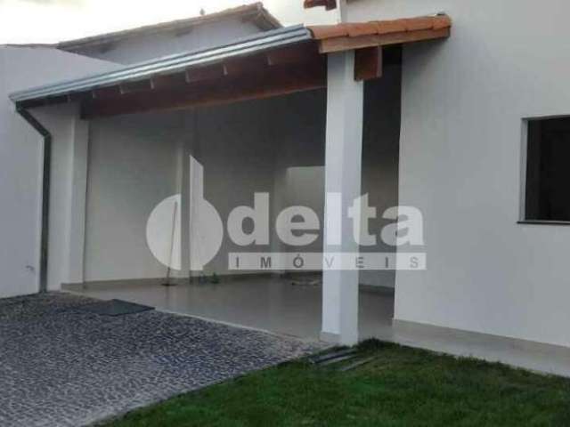 Casa à venda, 3 quartos, 1 suíte, 3 vagas, Jardim Holanda - Uberlândia/MG