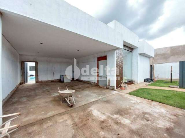 Casa à venda, 3 quartos, 3 suítes, 4 vagas, Tubalina - Uberlândia/MG