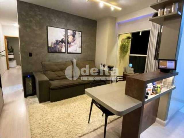 Apartamento à venda, 2 quartos, 1 suíte, 1 vaga, Marta Helena - Uberlândia/MG