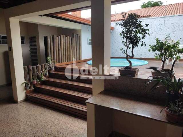 Casa à venda, 3 quartos, 1 suíte, 3 vagas, Vigilato Pereira - Uberlândia/MG