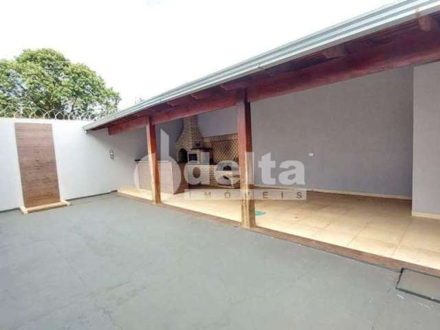 Casa à venda, 3 quartos, 1 suíte, 2 vagas, Custódio Pereira - Uberlândia/MG