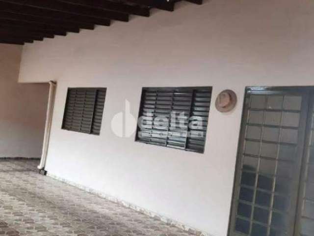 Casa à venda, 4 quartos, 1 suíte, 6 vagas, Morumbi - Uberlândia/MG