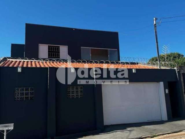 Casa à venda, 3 quartos, 1 suíte, 2 vagas, São Jorge - Uberlândia/MG