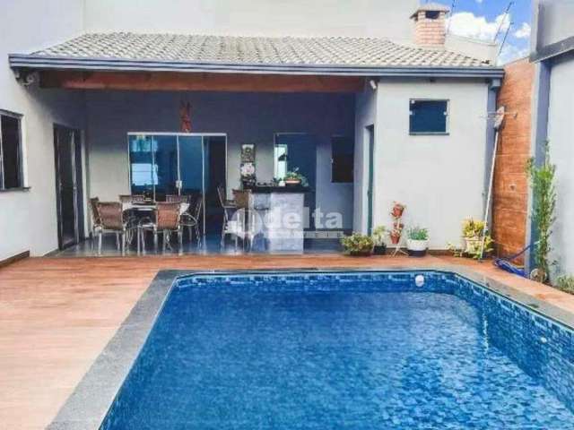 Casa para aluguel, 3 quartos, 3 suítes, 5 vagas, Santa Mônica - Uberlândia/MG