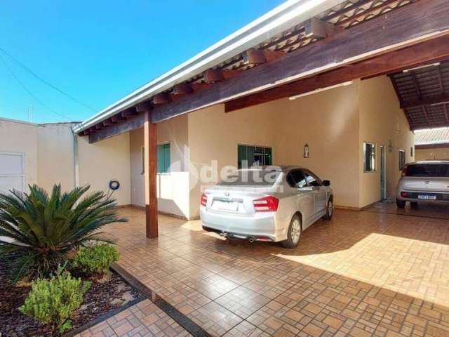 Casa à venda, 3 quartos, 1 suíte, 4 vagas, Minas Gerais - Uberlândia/MG