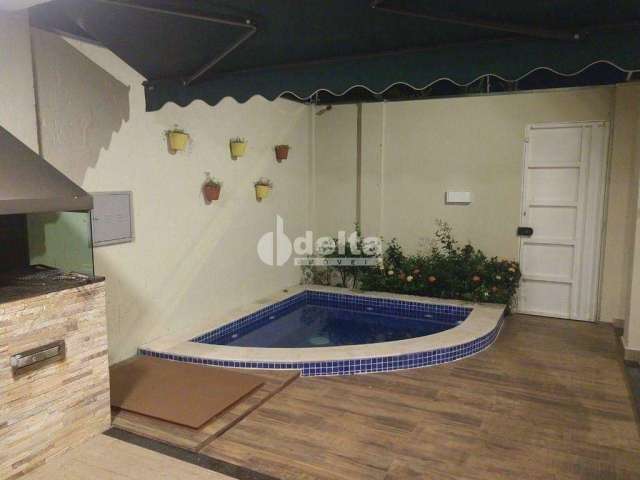 Casa à venda, 3 quartos, 1 suíte, 2 vagas, Jardim Botânico - Uberlândia/MG