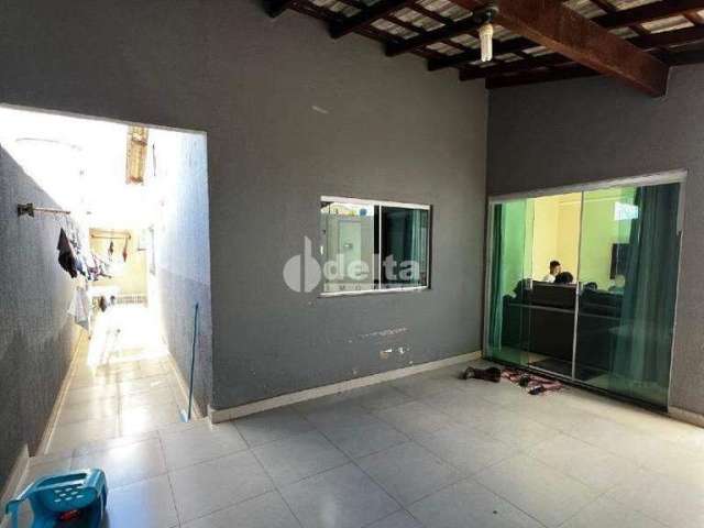 Casa à venda, 4 quartos, 1 suíte, 2 vagas, São Jorge - Uberlândia/MG