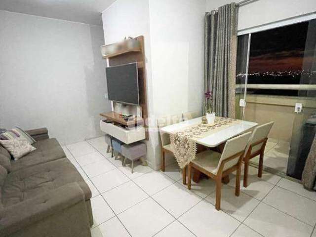 Apartamento para aluguel, 2 quartos, 1 suíte, 1 vaga, Jardim Brasília - Uberlândia/MG