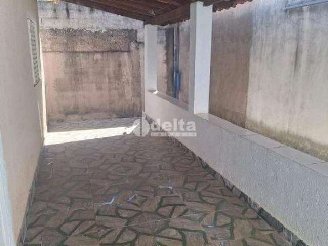 Casa à venda, 2 quartos, 1 suíte, 2 vagas, Mansour - Uberlândia/MG