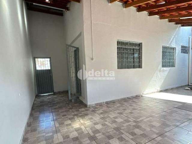 Casa à venda, 3 quartos, 1 suíte, 2 vagas, Martins - Uberlândia/MG