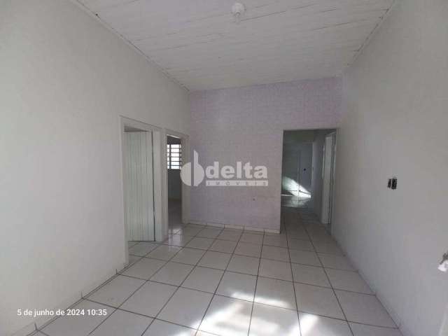 Casa para aluguel, 3 quartos, 3 vagas, Martins - Uberlândia/MG