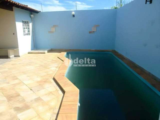 Casa à venda, 3 quartos, 1 suíte, 2 vagas, Bom Jesus - Uberlândia/MG