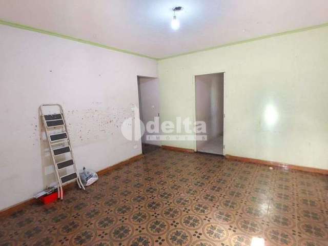 Casa para aluguel, 3 quartos, 1 suíte, 4 vagas, Tabajaras - Uberlândia/MG