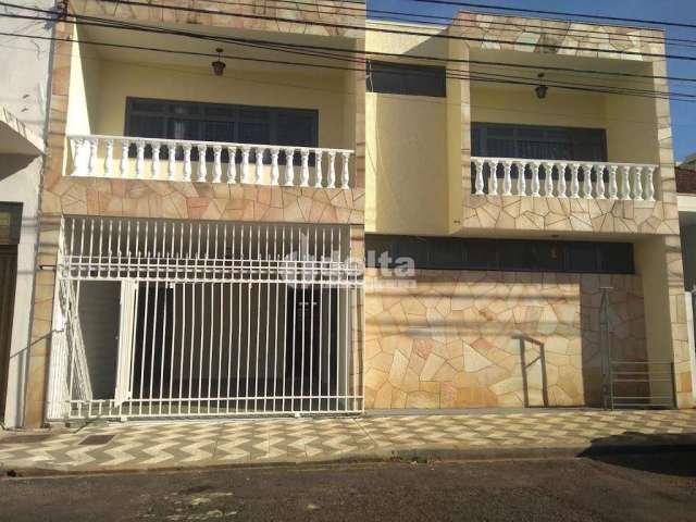 Casa à venda, 3 quartos, 1 suíte, 1 vaga, Osvaldo Rezende - Uberlândia/MG