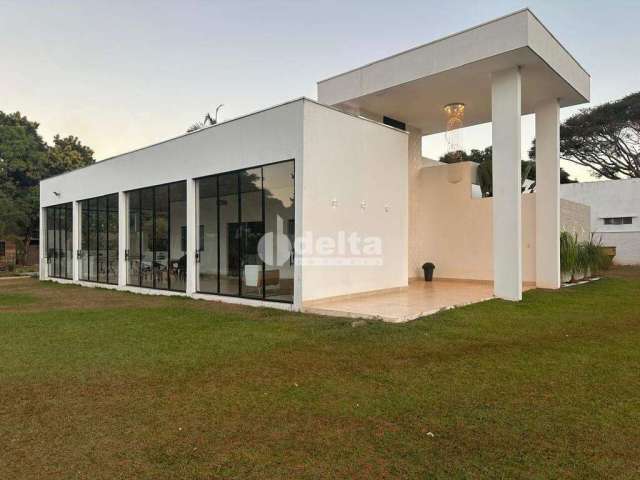 Casa à venda, 4 quartos, 2 suítes, 3 vagas, Mansões Aeroporto - Uberlândia/MG