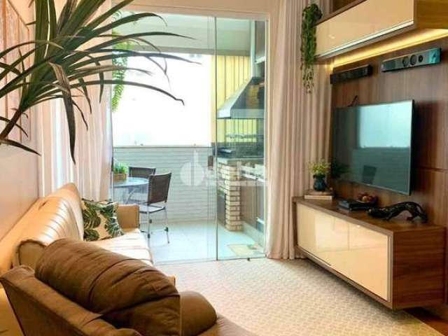 Apartamento à venda, 3 quartos, 1 suíte, 2 vagas, Segismundo Pereira - Uberlândia/MG