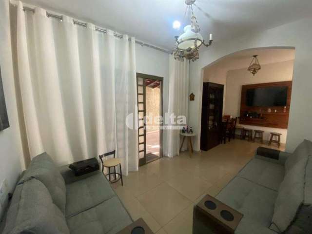 Casa à venda, 3 quartos, 3 vagas, Maravilha - Uberlândia/MG