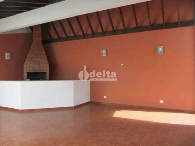 Casa para aluguel, 3 quartos, 3 suítes, 4 vagas, Umuarama - Uberlândia/MG