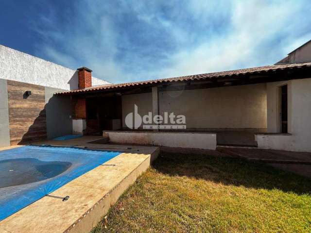 Casa à venda, 3 quartos, 1 suíte, 4 vagas, Maravilha - Uberlândia/MG