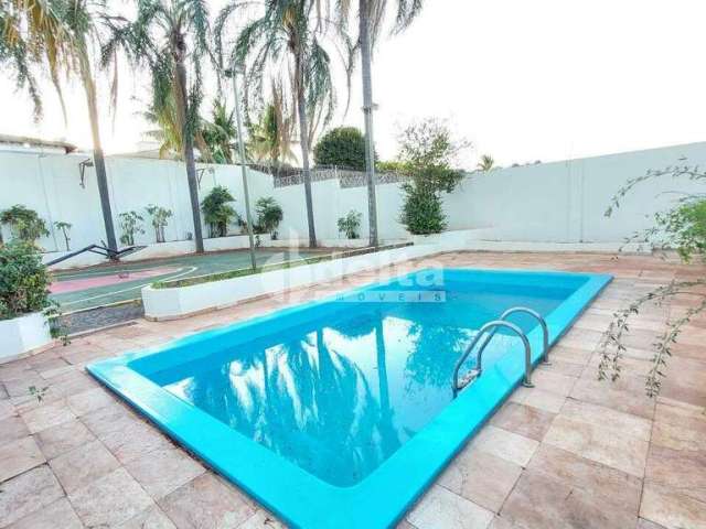 Casa para aluguel, 4 quartos, 3 suítes, 3 vagas, Cidade Jardim - Uberlândia/MG