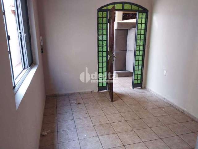 Casa para aluguel, 4 quartos, 1 suíte, 1 vaga, Jardim Patrícia - Uberlândia/MG