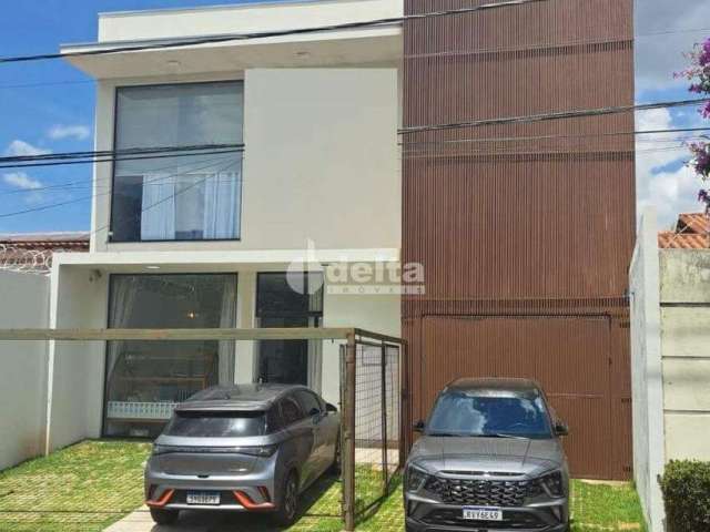 Casa Comercial para aluguel, 3 vagas, Jardim Karaíba - Uberlândia/MG