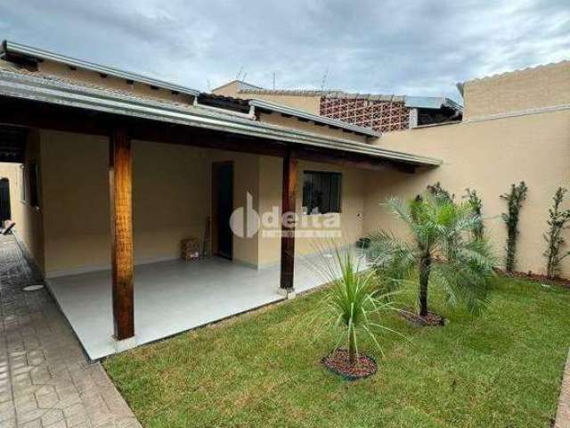 Casa para aluguel, 3 quartos, 1 suíte, 5 vagas, Jardim Europa - Uberlândia/MG