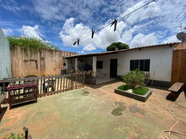 Casa à venda, 3 quartos, 1 vaga, São Jorge - Uberlândia/MG