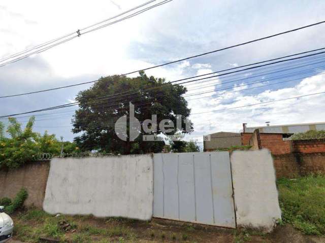 Terreno disponível para venda no bairro Carajás em Uberlândia-MG