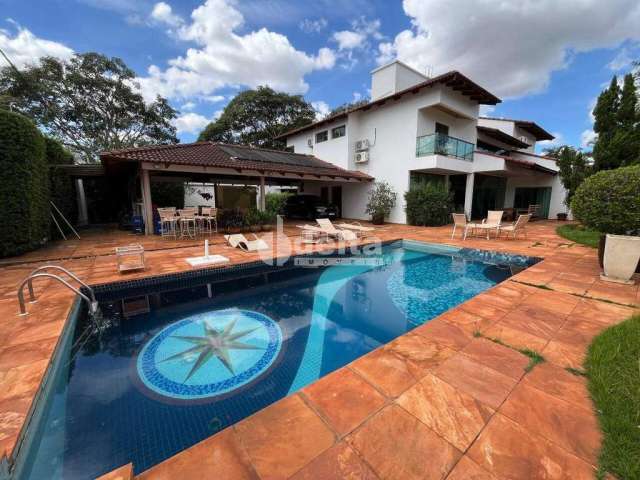 Casa residencial disponível para venda no bairro Jardim Karaíba em Uberlândia-MG