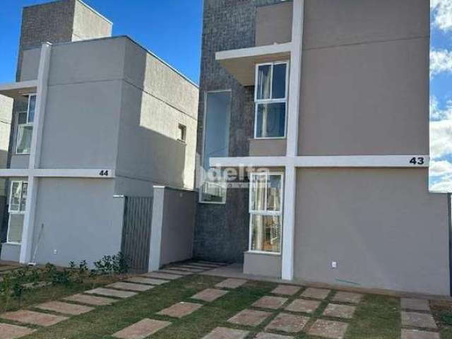 Casa em condomínio disponível para locação no bairro Bosque dos Buritis em Uberlândia-MG