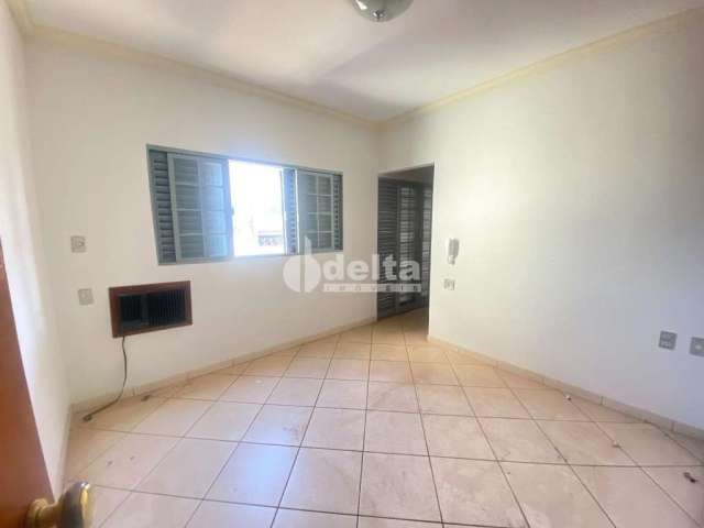 Casa residencial disponível para locação no bairro Centro em Uberlândia-MG