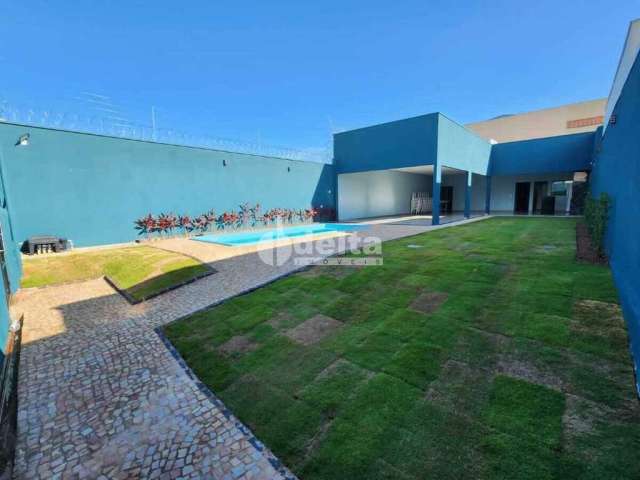 Casa disponível para venda no bairro Daniel Fonseca em Uberlândia-MG