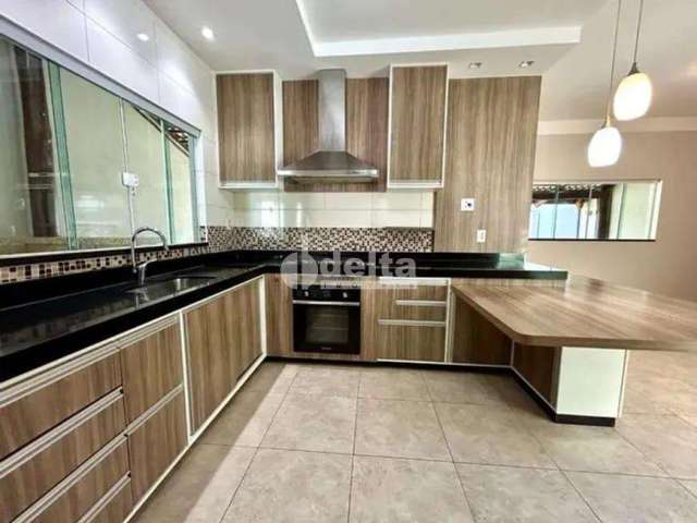 Casa residencial disponível para venda no bairro Bosque dos Buritis em Uberlândia-MG