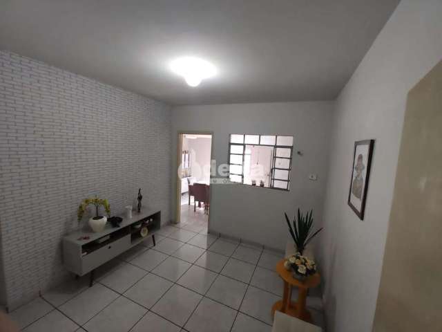 Casa Residencial disponível para venda no bairro Martins em Uberlândia-MG