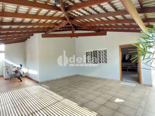 Casa residencial disponível para venda no bairro Vigilato Pereira em Uberlândia-MG